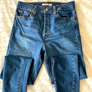 Levi’s Wedgie Skinny Sz 29